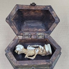 Totenkopf  feine Schnitzerei