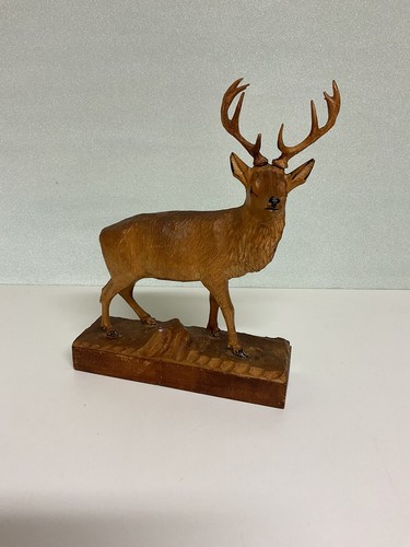 Hirsch figur geschnitzt auf - figur,