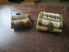 Zwei kleine Schatullen