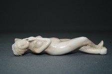 Akt  Schnitzerei  Doktorlady